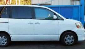 甲府市のお客様から廃車買取したトヨタノア