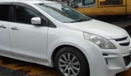 甲州市のお客様から廃車買取したマツダ MPV