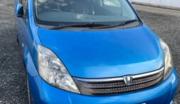 富士川町のお客様から廃車買取したトヨタ アイシス