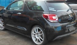 韮崎市のお客様から廃車買取したシトロエンDS3