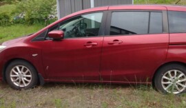 笛吹市のお客様から廃車買取したマツダプレマシー