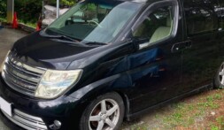 鳴沢村のお客様から廃車買取した日産エルグランド