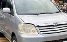 甲斐市のお客様から廃車買取したトヨタノア